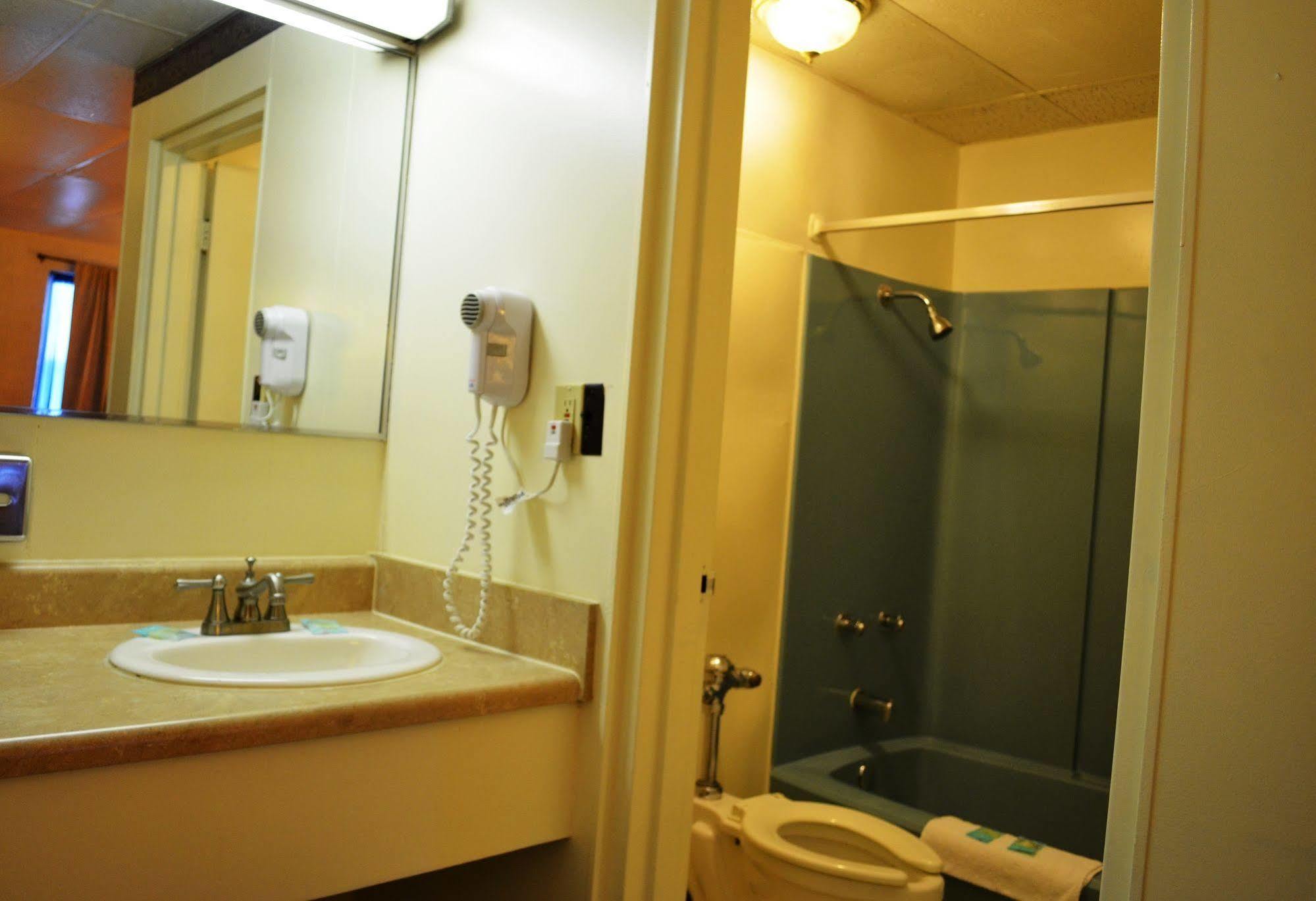 Economy Inn Bluefield מראה חיצוני תמונה